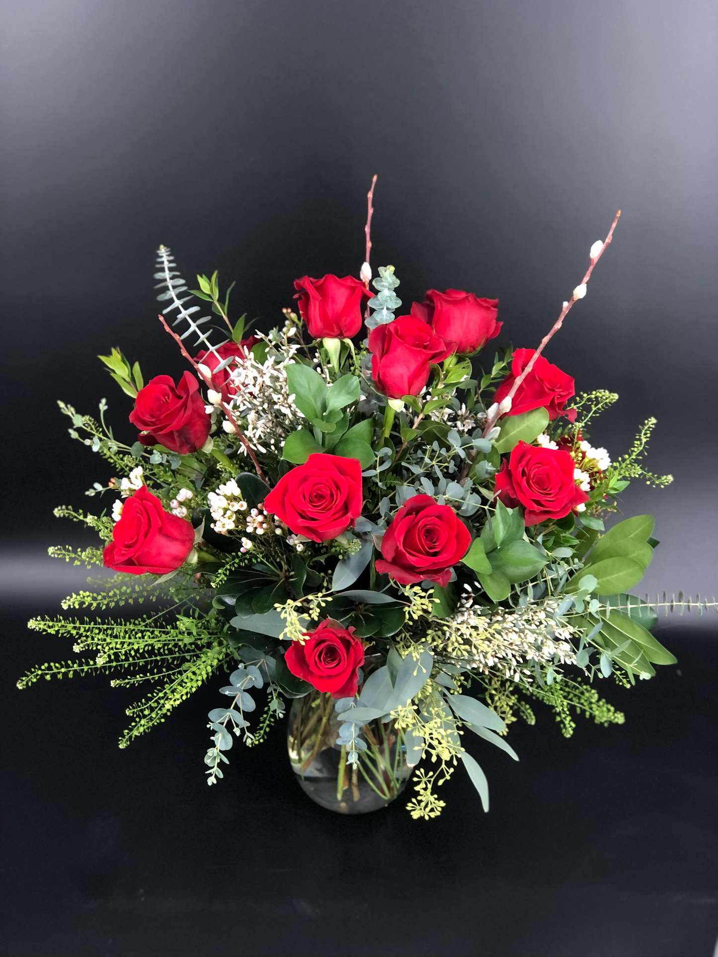 Dozen Deluxe Roses